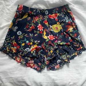 TOBI floral linen shorts with ruffled bottoms